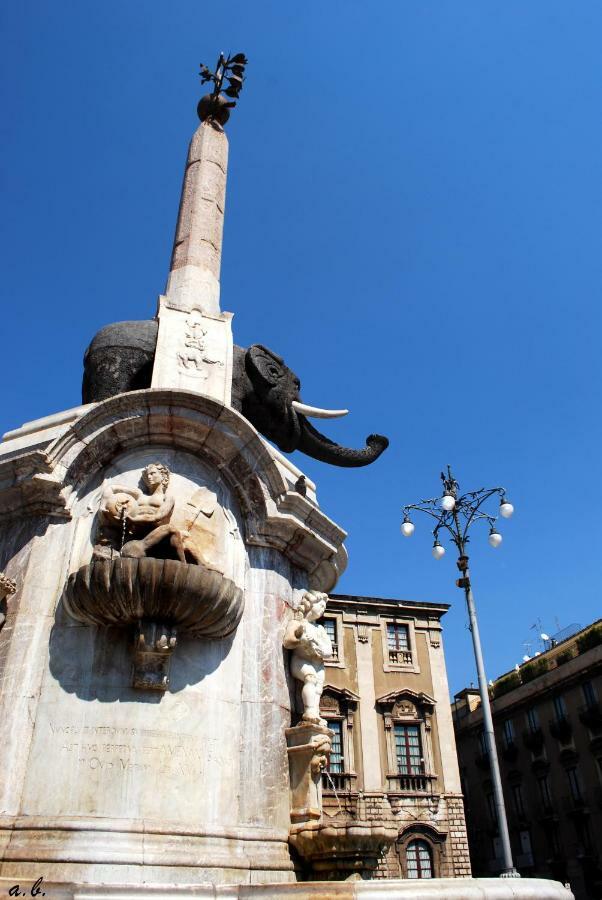 Apartment For 2 In Catania, B&B Le Voci Del Mercato المظهر الخارجي الصورة