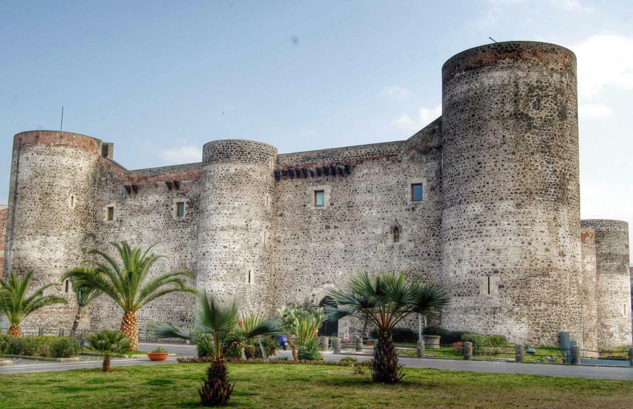 Apartment For 2 In Catania, B&B Le Voci Del Mercato المظهر الخارجي الصورة