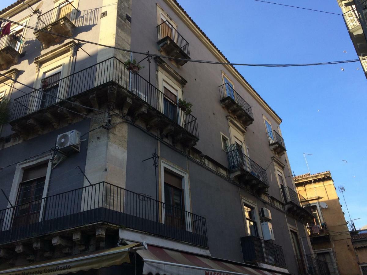 Apartment For 2 In Catania, B&B Le Voci Del Mercato المظهر الخارجي الصورة